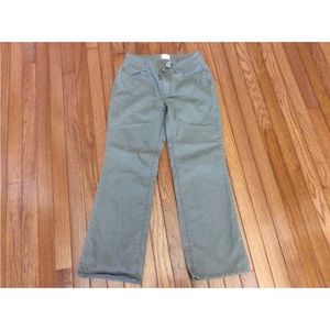 Chicos size 0 short olive green 5 pocket gems